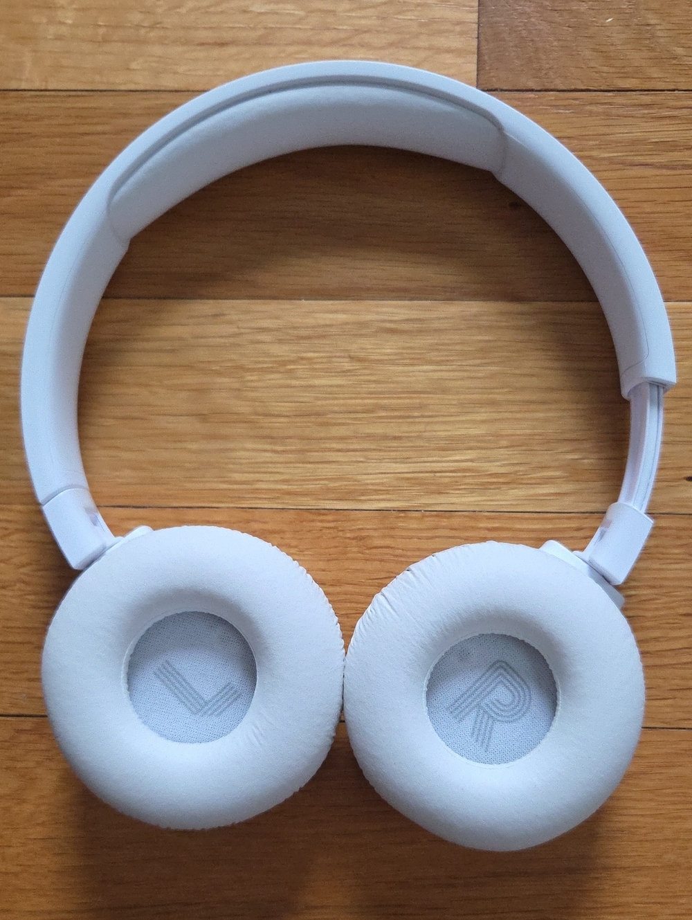 JBL Tune 670NC Over Ear Headphones